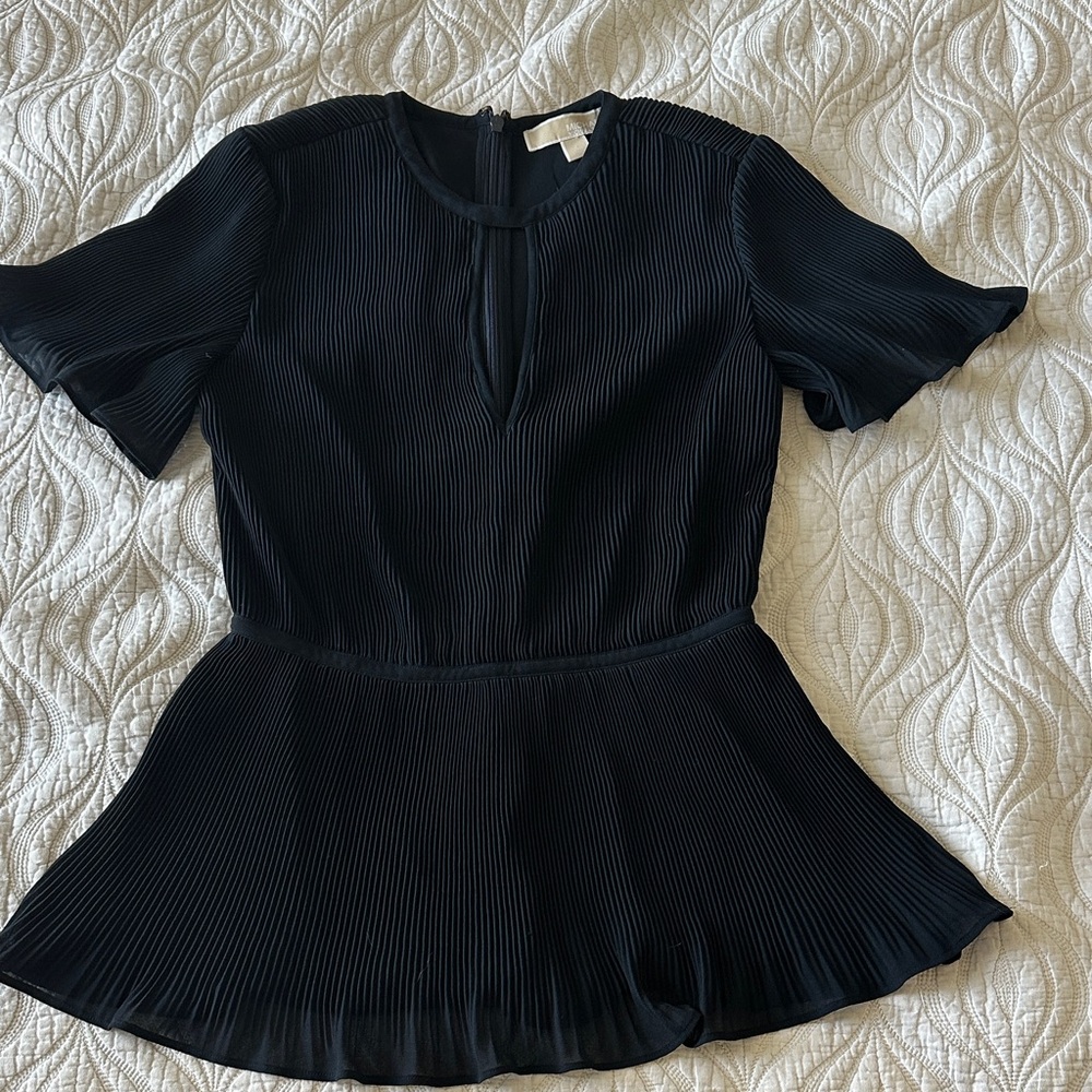 MICHAEL KORS Pleated Keyhole Navy Peplum Blouse Top
